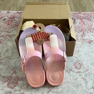 Fitflops Quishion Iridescent Adjustable Buckle Flip Floos
